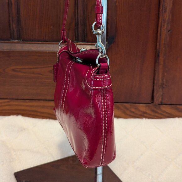 Coach Turnlock Wristlet in Red Patent Leather! - Picture 4 of 11